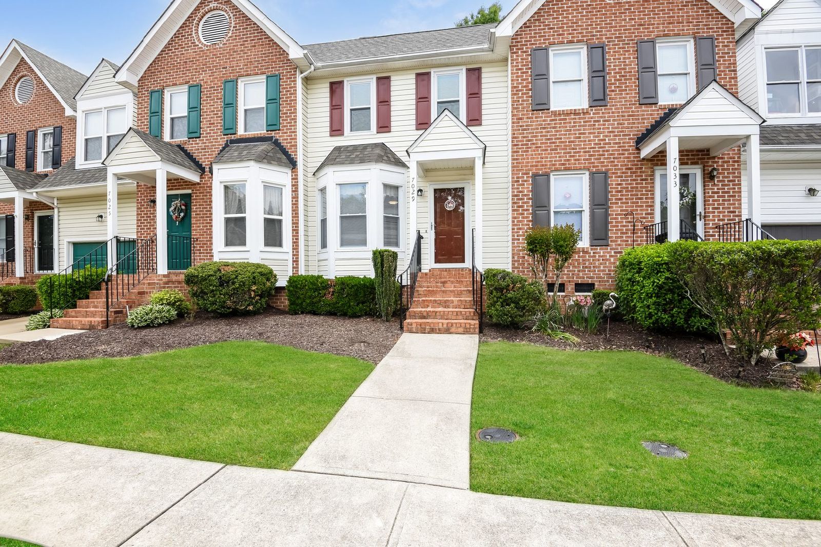 Tucked away, yet close to everything! property image
