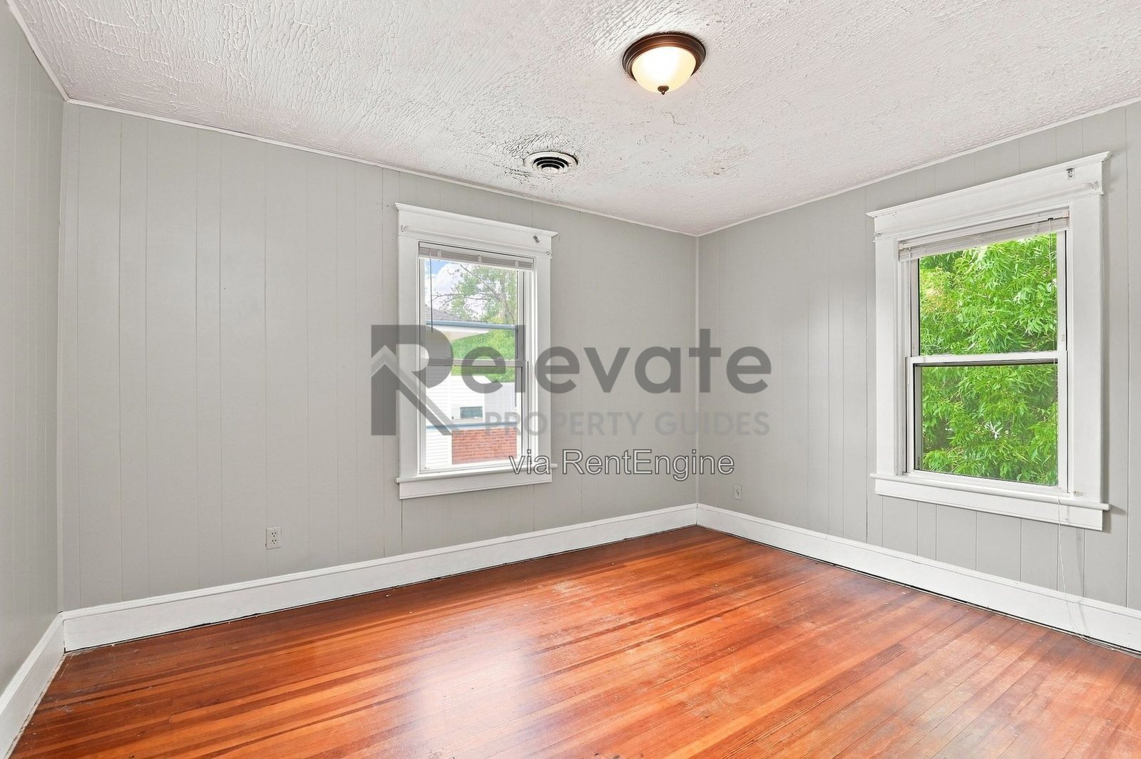 Comfort, Charm, and Convenience in Colonial Heights! property image