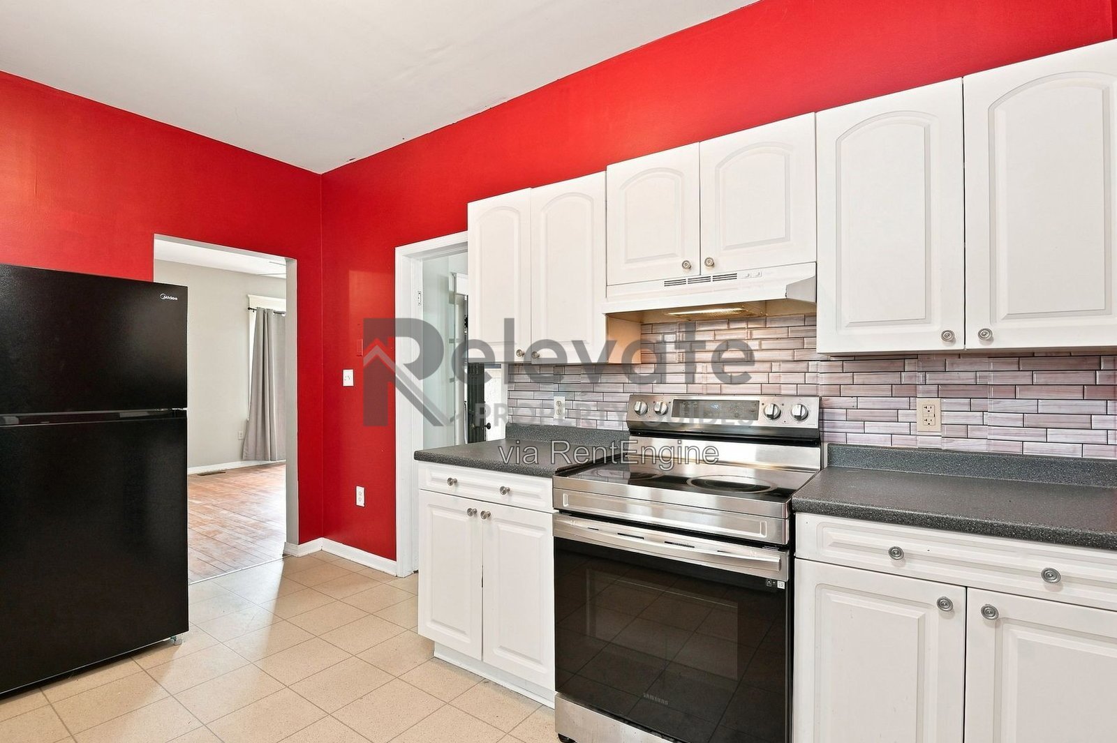 Comfort, Charm, and Convenience in Colonial Heights! property image