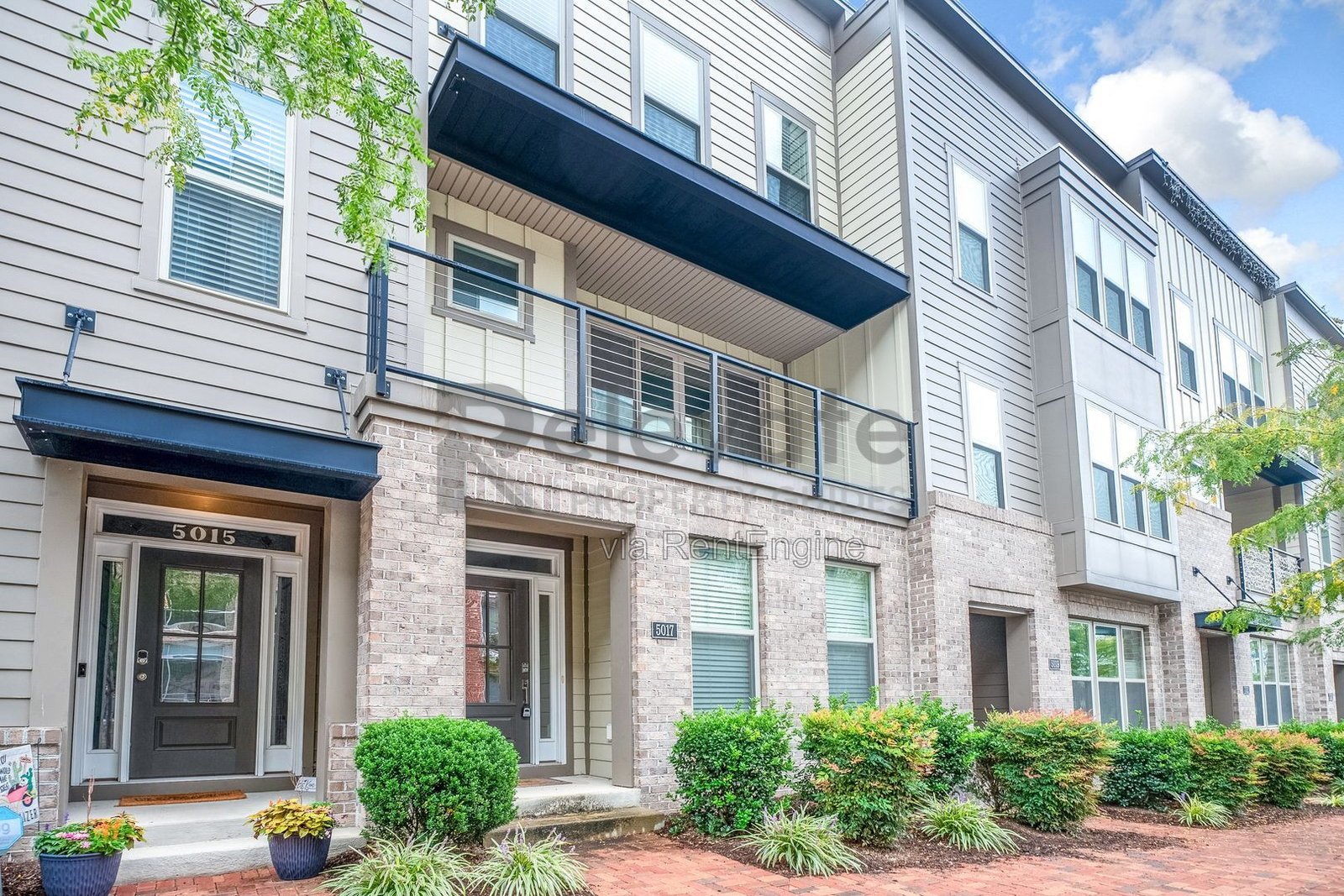 Modern Comfort Meets Rooftop Living in the Heart of Rocketts Landing! property image