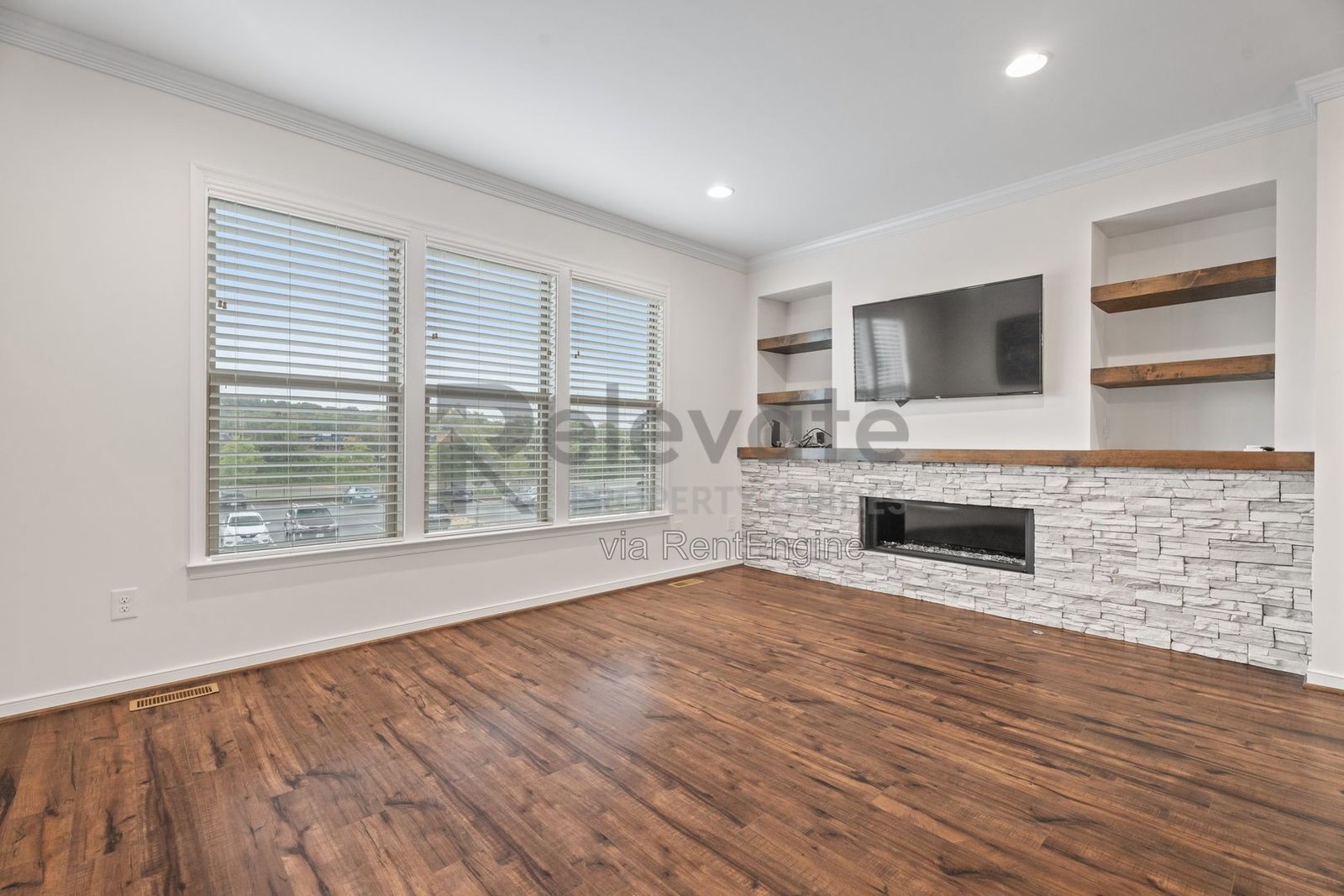 Modern Comfort Meets Rooftop Living in the Heart of Rocketts Landing! property image