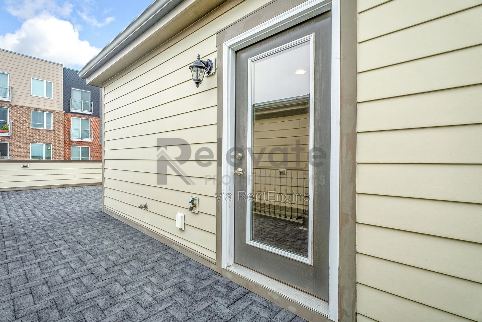 Modern Comfort Meets Rooftop Living in the Heart of Rocketts Landing! property image
