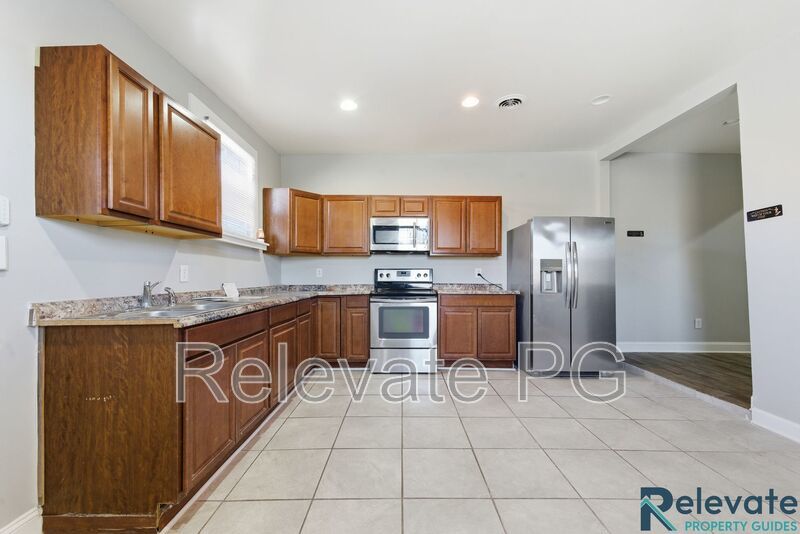 Urban convenience with neighborhood charm! property image