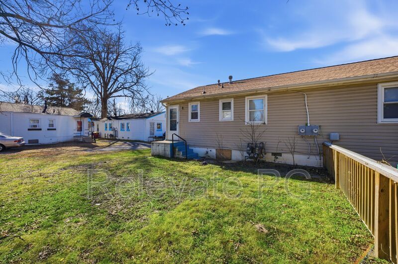 Comfortable living in a convenient Petersburg location! property image